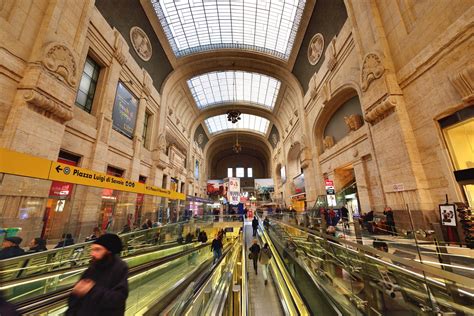 negozi gucci stazione milano centrale|milano centrale negozi.